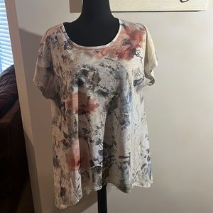 Print high low top with pleats in the back